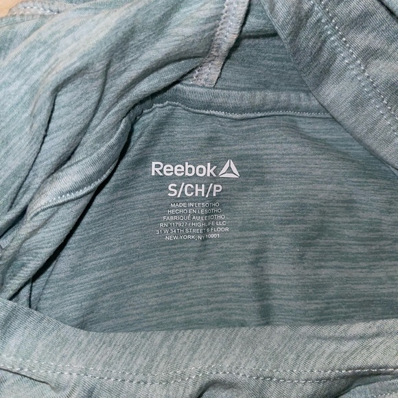Reebok Pullover - Picture 2 of 4